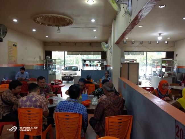 Suasana di Kedai Kopi Hokky Panam